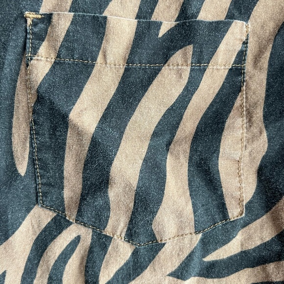 COPY - Banks Journal Black and Brown Button-down Short Sleeve Shirt - Picture 2 of 5